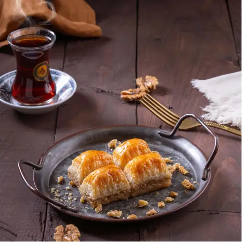 CEVİZLİ BAKLAVA