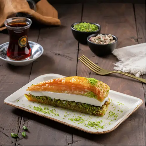 Fıstıklı Havuç Dilimli Baklava