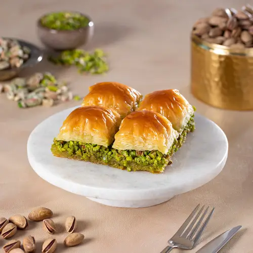 CEVİZLİ EV BAKLAVASI